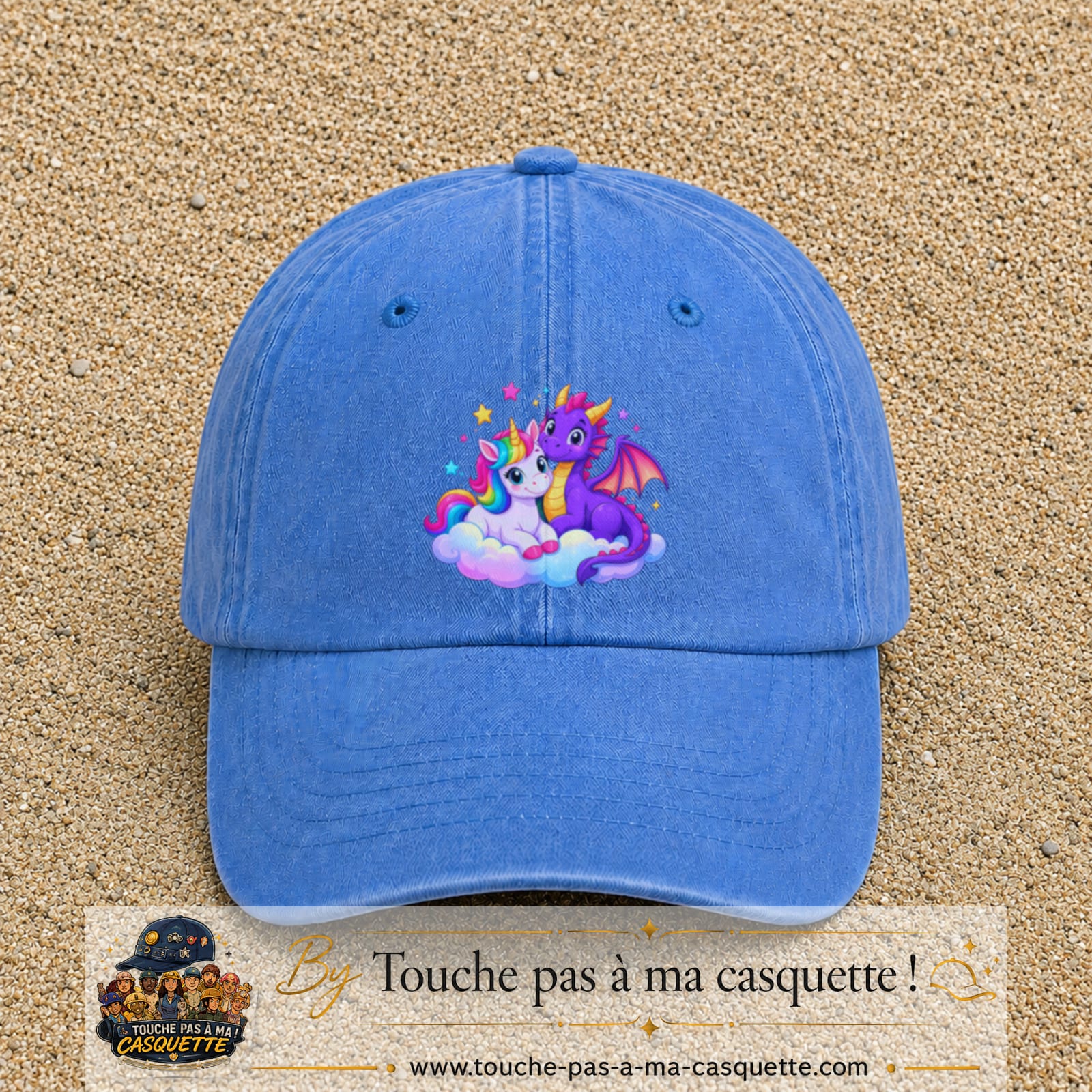Casquette Bleu ciel délavé motif Licorne et bébé dragon logo 7 cm