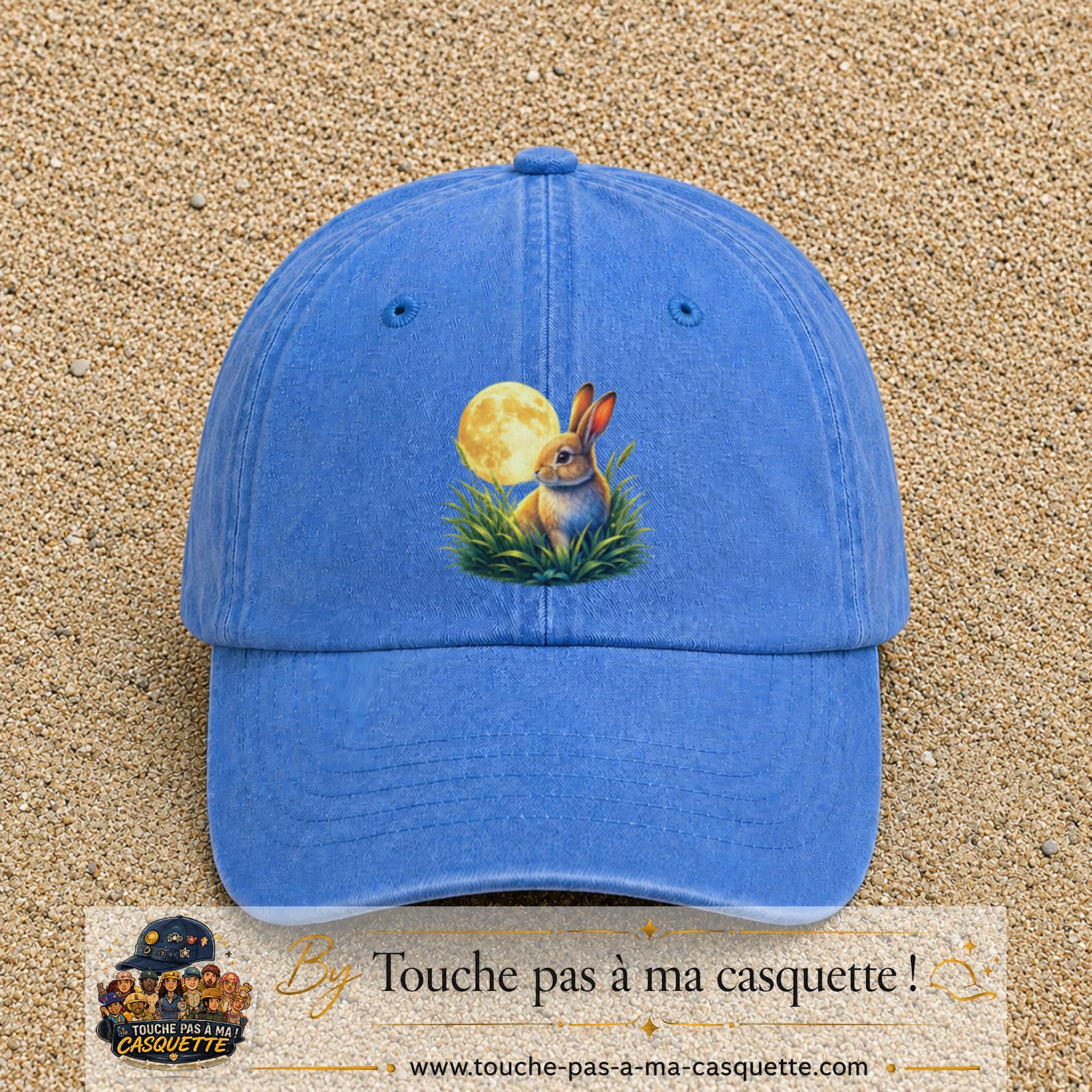 Casquette Bleu ciel délavé motif Lapin sous la lune logo 7 cm