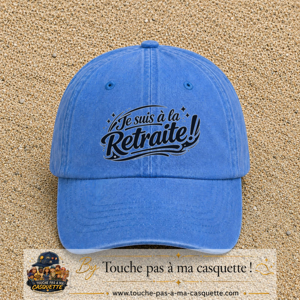Casquette Bleu ciel délavé avec motif Je suis à la retraite en 7 cm – vue principale