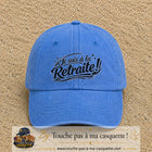 Casquette Bleu ciel délavé avec motif Je suis à la retraite en 7 cm – vue principale