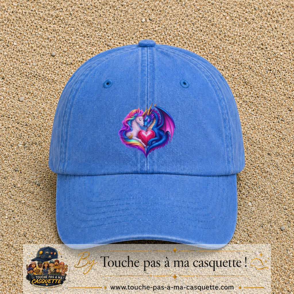 Casquette Bleu ciel délavé motif Licorne et dragon cœur logo 7 cm