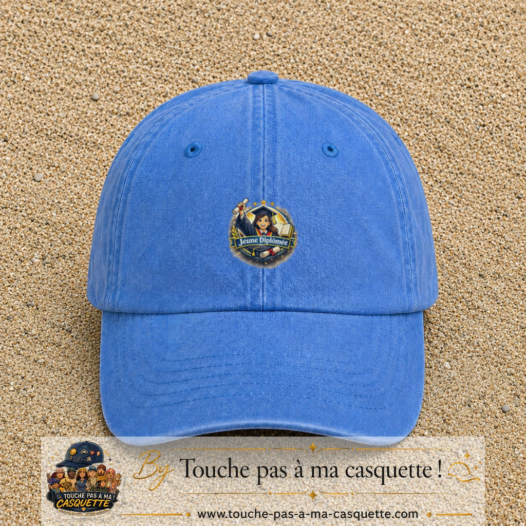 Casquette Bleu ciel délavé avec motif Jeune Diplômée en 5 cm – vue principale