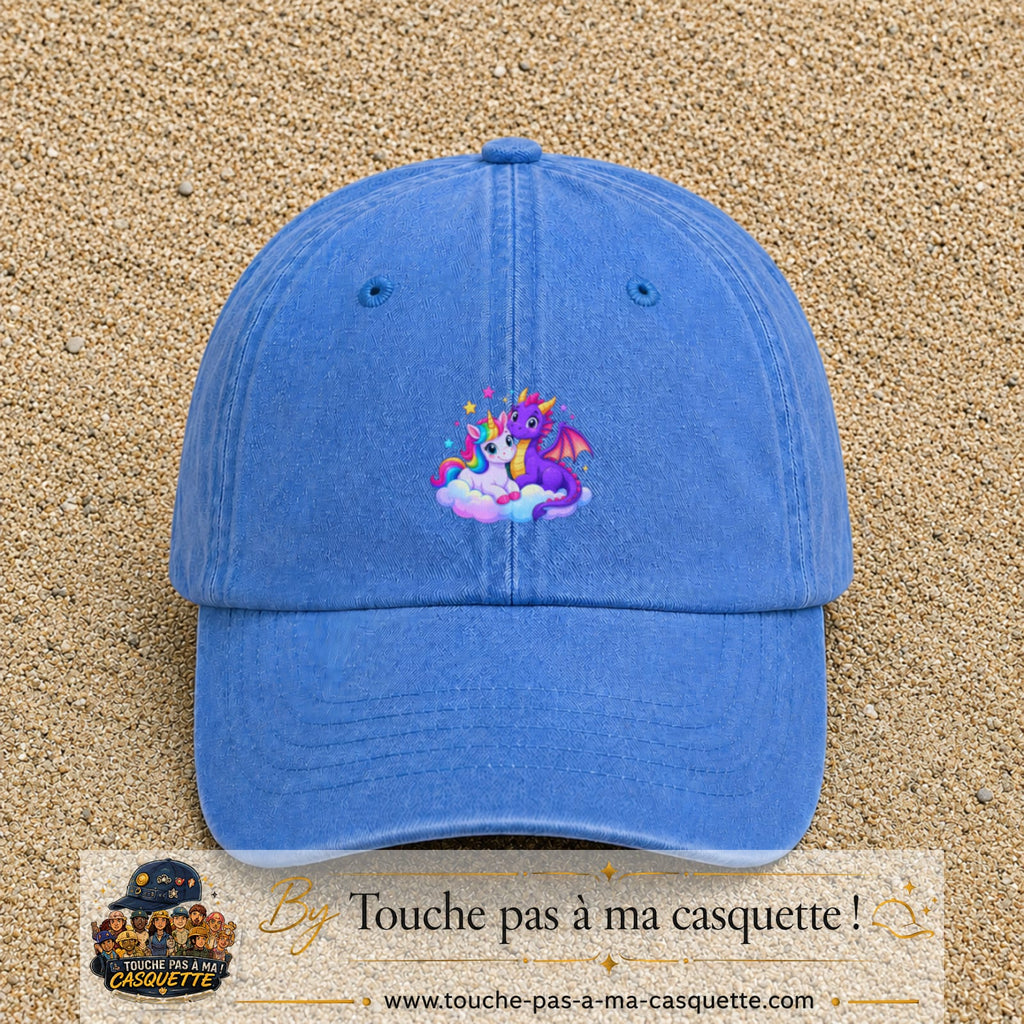 Casquette Bleu ciel délavé motif Licorne et bébé dragon logo 5 cm