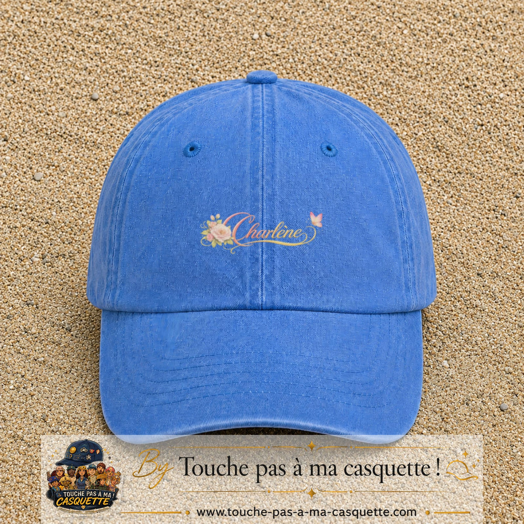 Casquette Bleu ciel délavé avec motif Prénom Charlène fleuri en 3 cm – vue principale