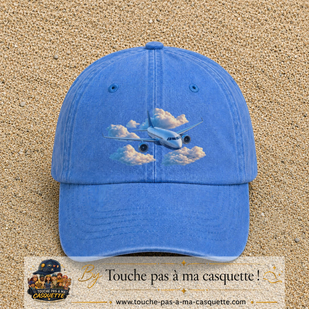Image principale casquette Bleu ciel délavé avec motif Avion dans les nuages 7 cm