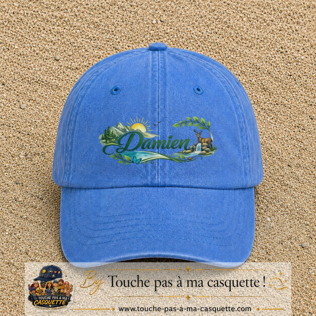 Casquette Bleu ciel délavé avec motif Prénom Damien nature et cerf en 7 cm – vue principale