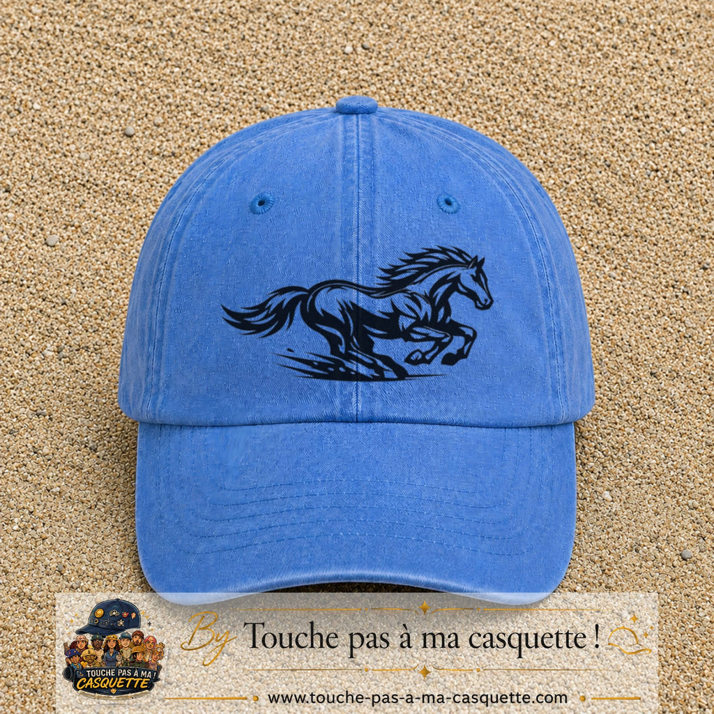 Image principale produit127grosBLC - casquette Bleu ciel délavé avec visuel Cheval au galop 7 cm