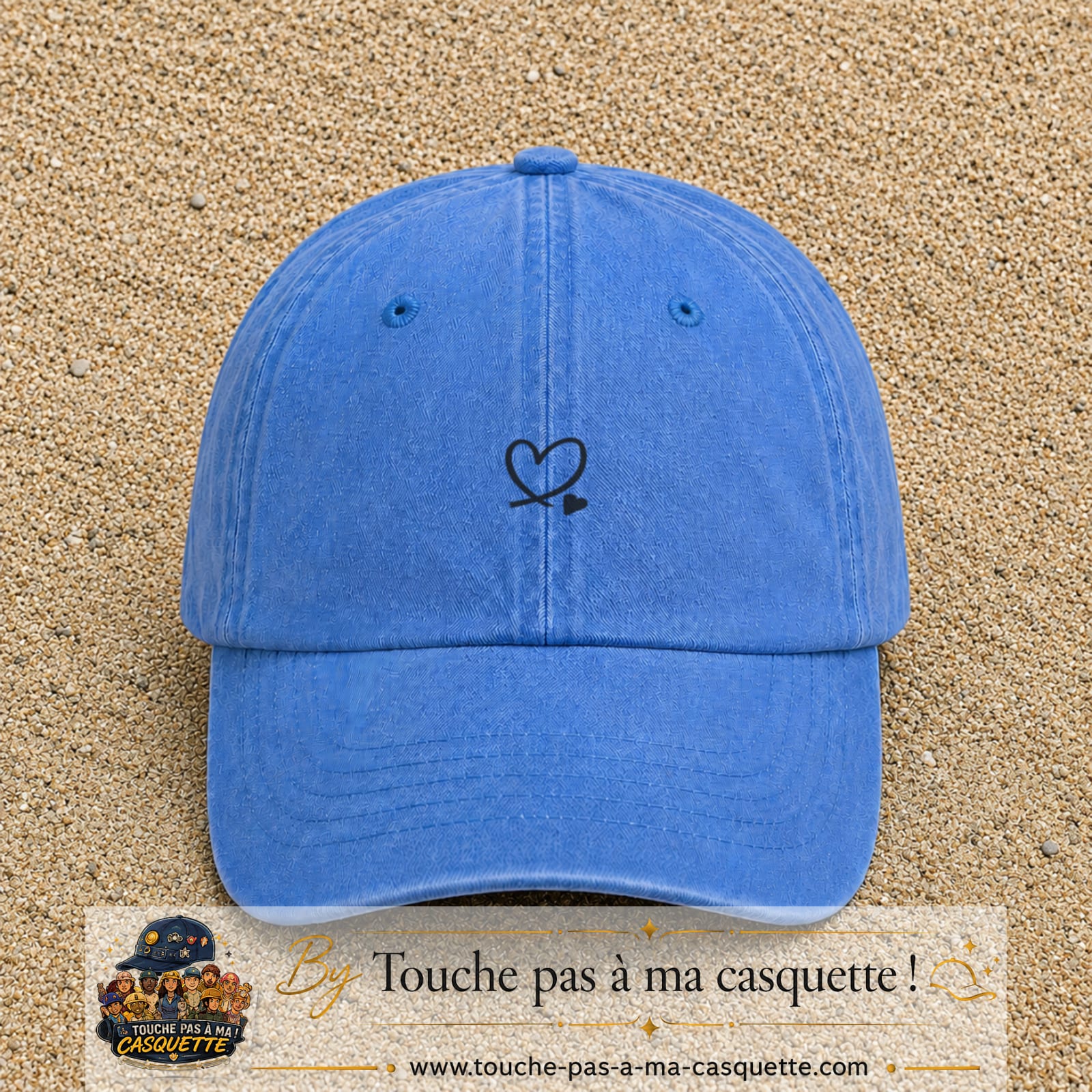 Image principale produit31petitBLC - casquette Bleu ciel délavé avec visuel Cœur continu noir 3 cm