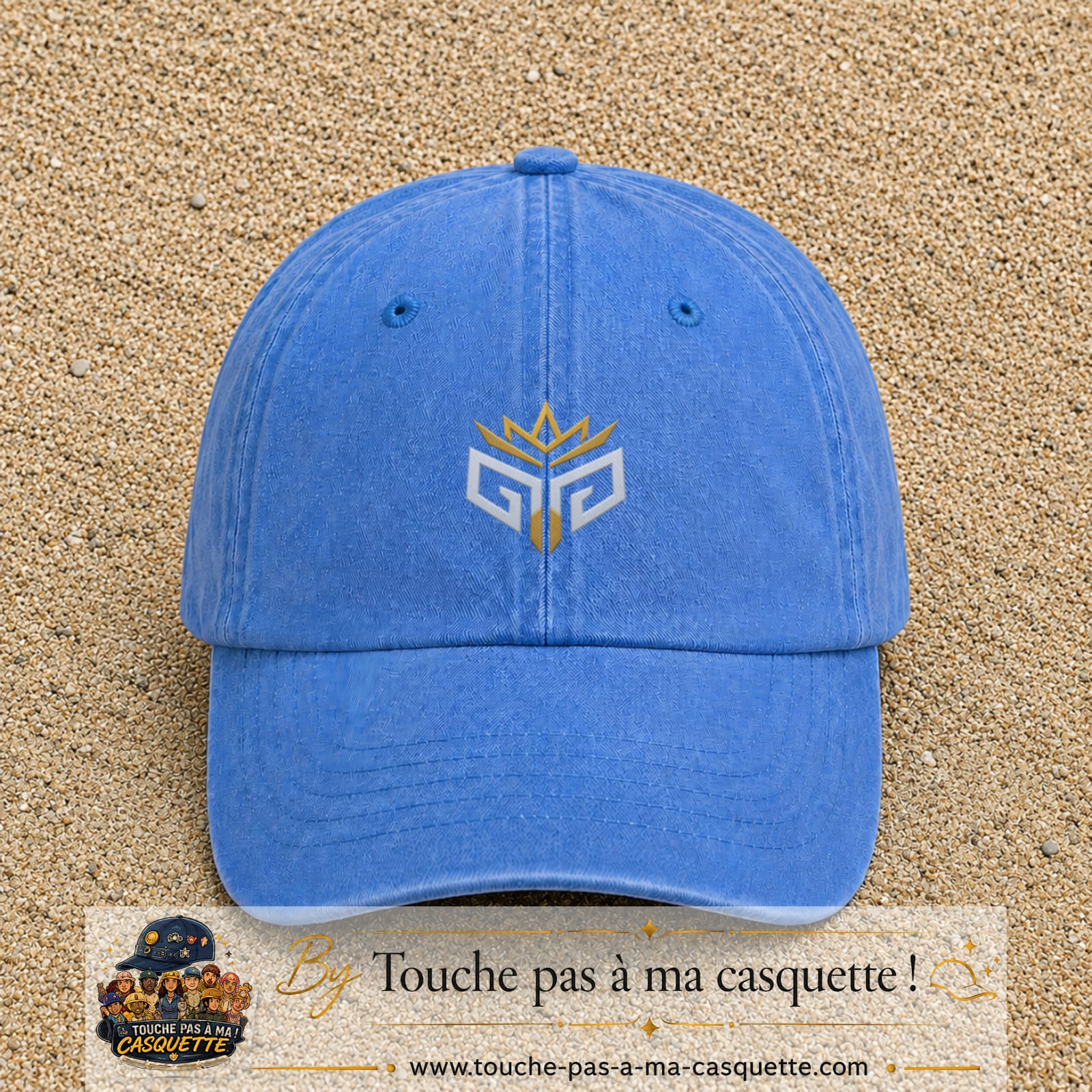 Image principale produit125moyenBLC - casquette Bleu ciel délavé avec visuel Monogramme couronne 5 cm