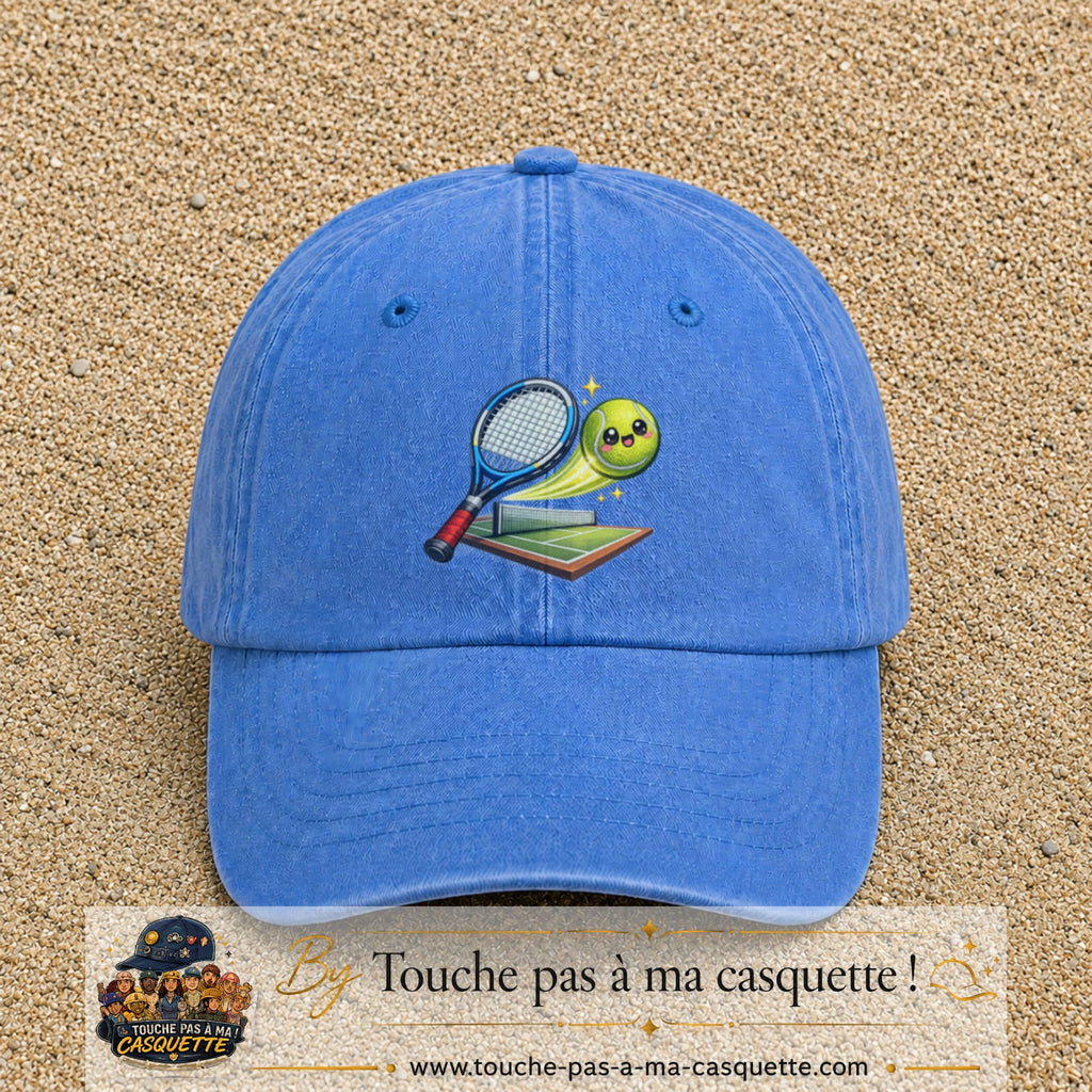 Image principale produit81grosBLC - casquette Bleu ciel délavé avec visuel Tennis court raquette 7 cm