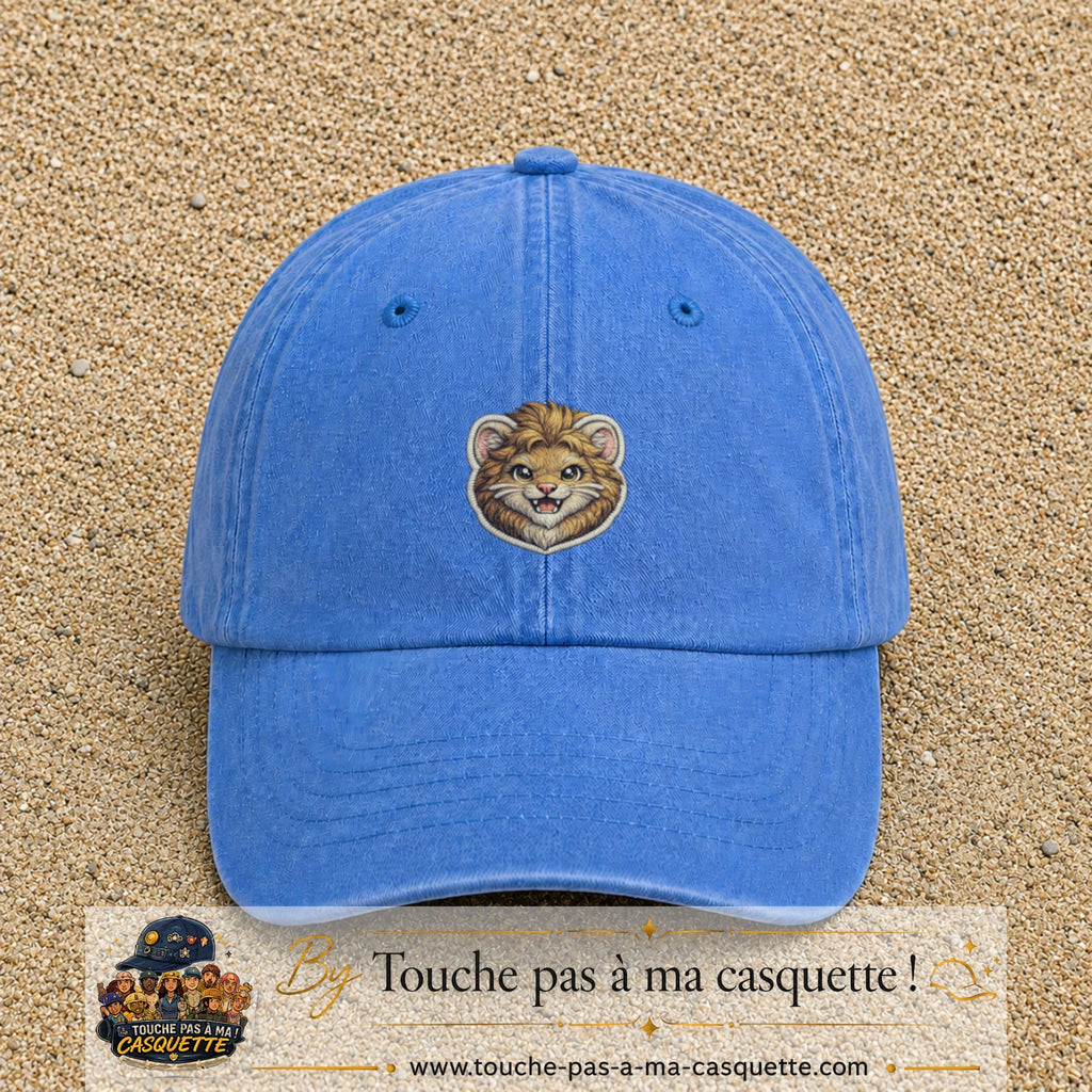 Image principale produit39moyenBLC - casquette Bleu ciel délavé avec visuel Lion souriant 5 cm