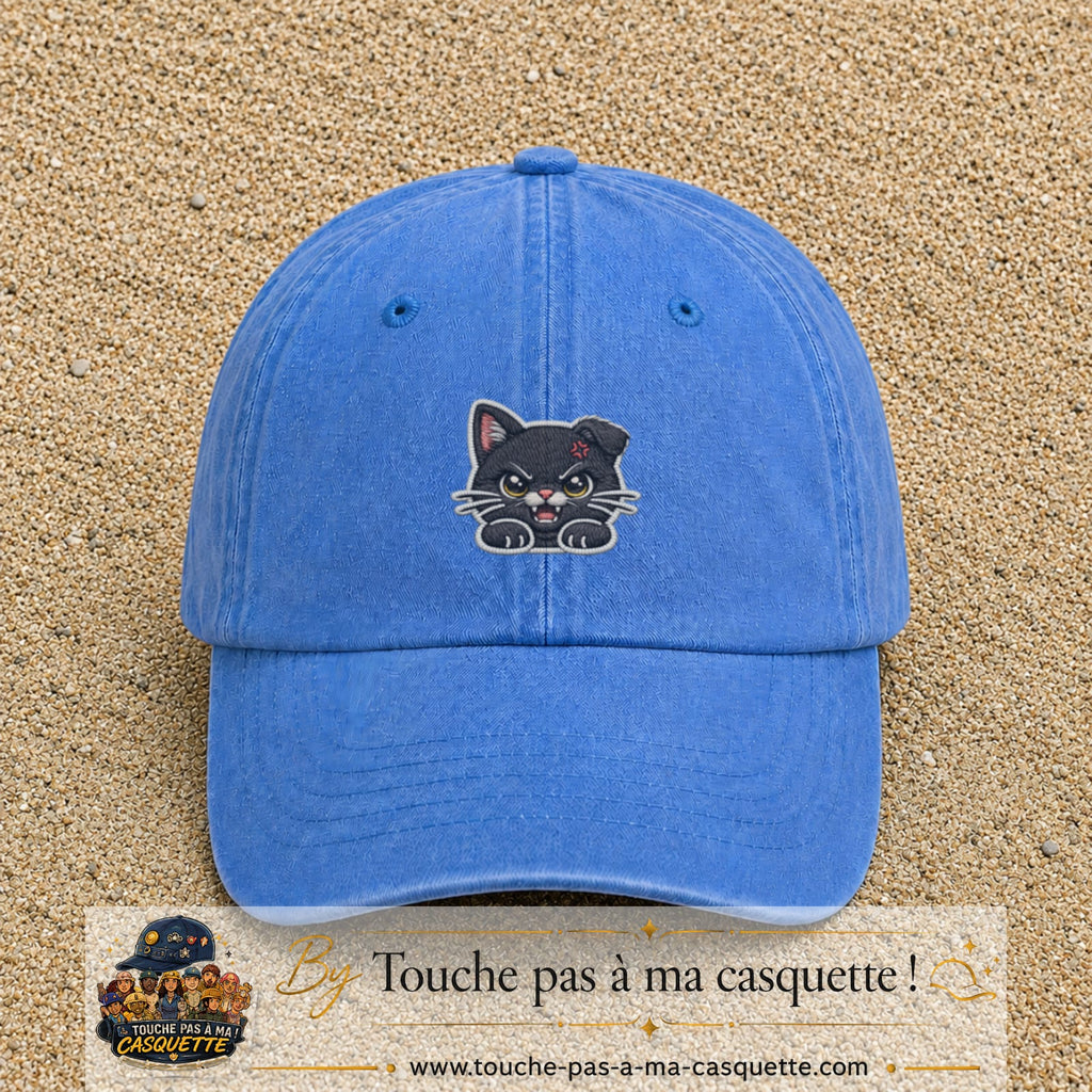 Image principale produit197moyenBLC - casquette Bleu ciel délavé avec visuel Chat noir fâché 5 cm