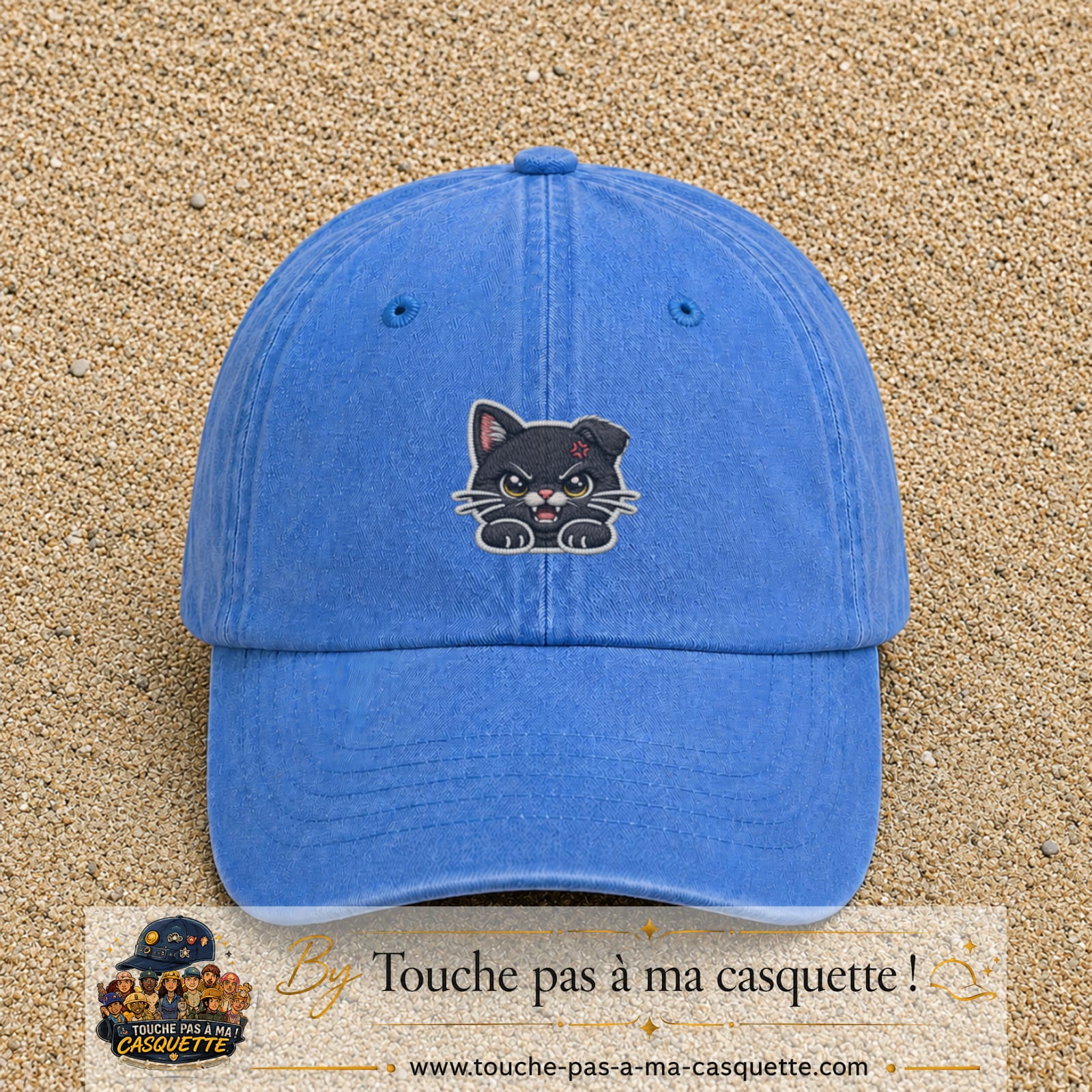 Image principale produit197moyenBLC - casquette Bleu ciel délavé avec visuel Chat noir fâché 5 cm