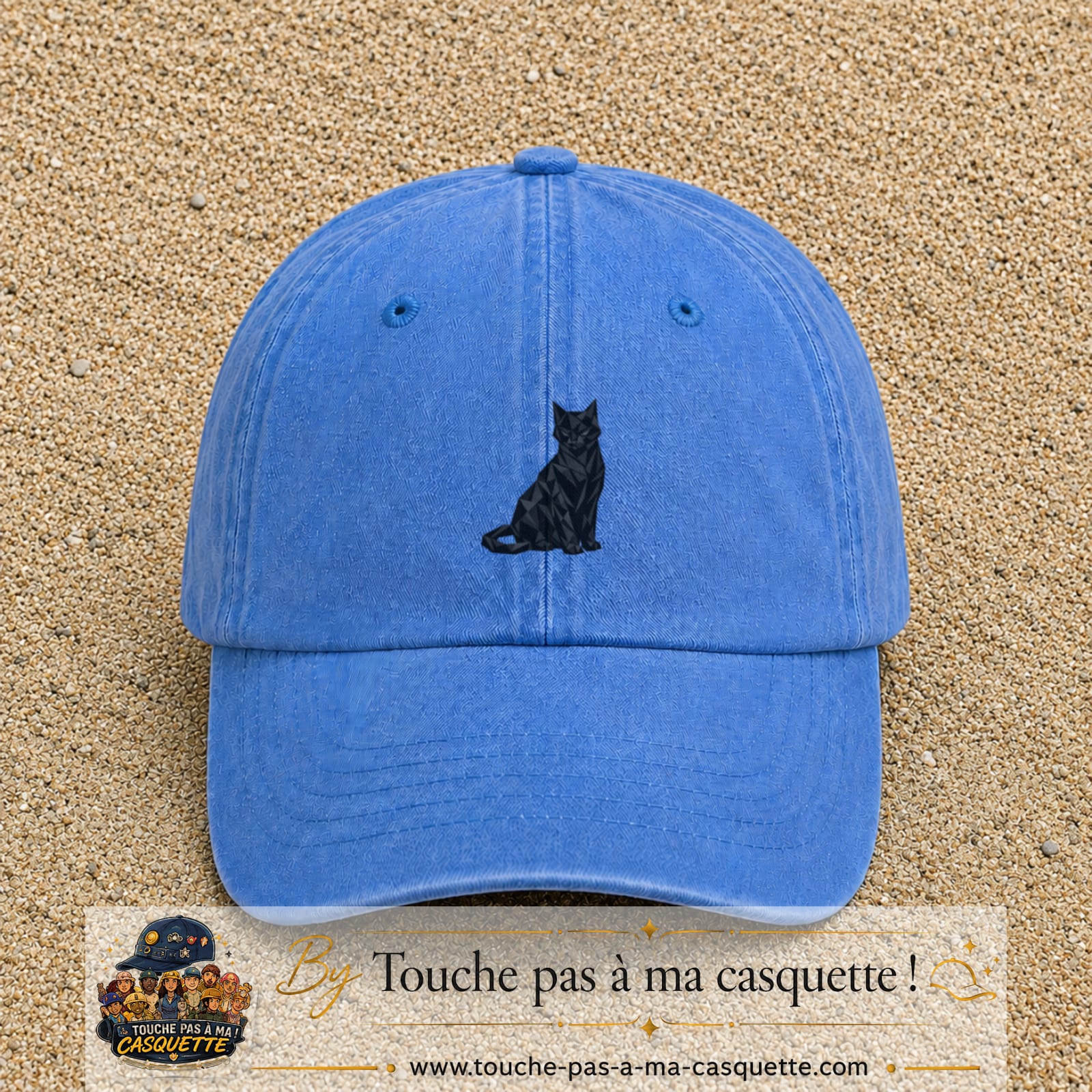 Image principale produit176moyenBLC - casquette Bleu ciel délavé avec visuel Chat noir polygonal 5 cm