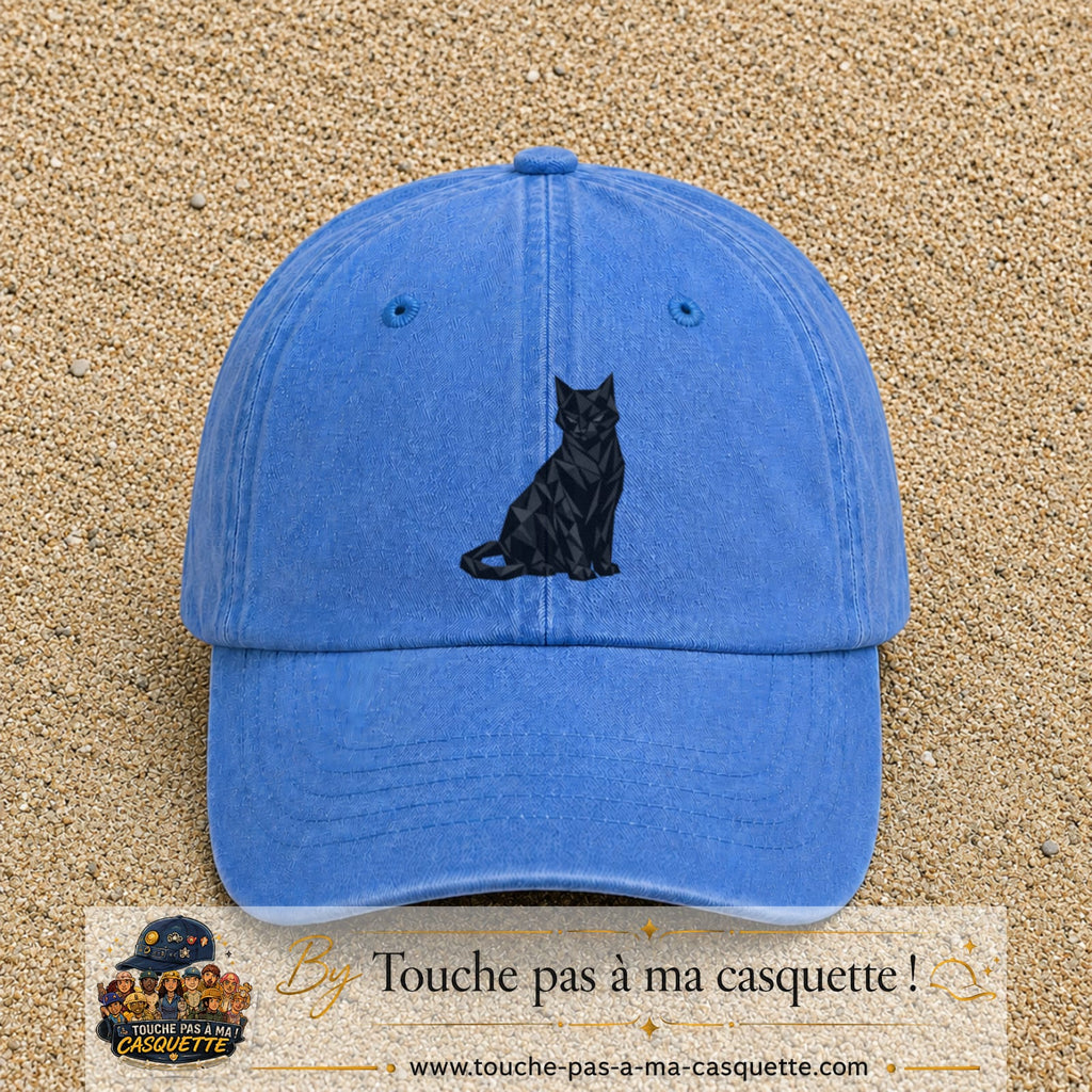 Image principale produit176grosBLC - casquette Bleu ciel délavé avec visuel Chat noir polygonal 7 cm