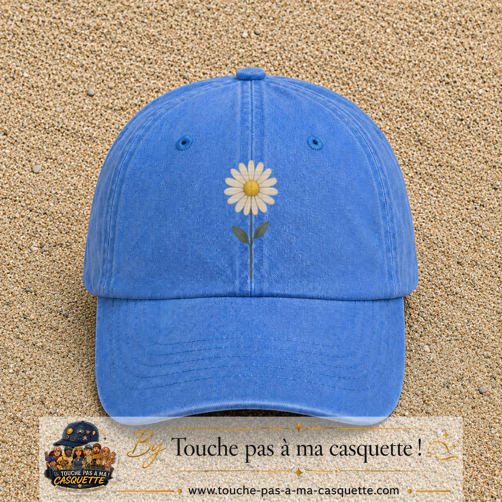 Image principale produit66grosBLC - casquette Bleu ciel délavé avec visuel Marguerite simple 7 cm