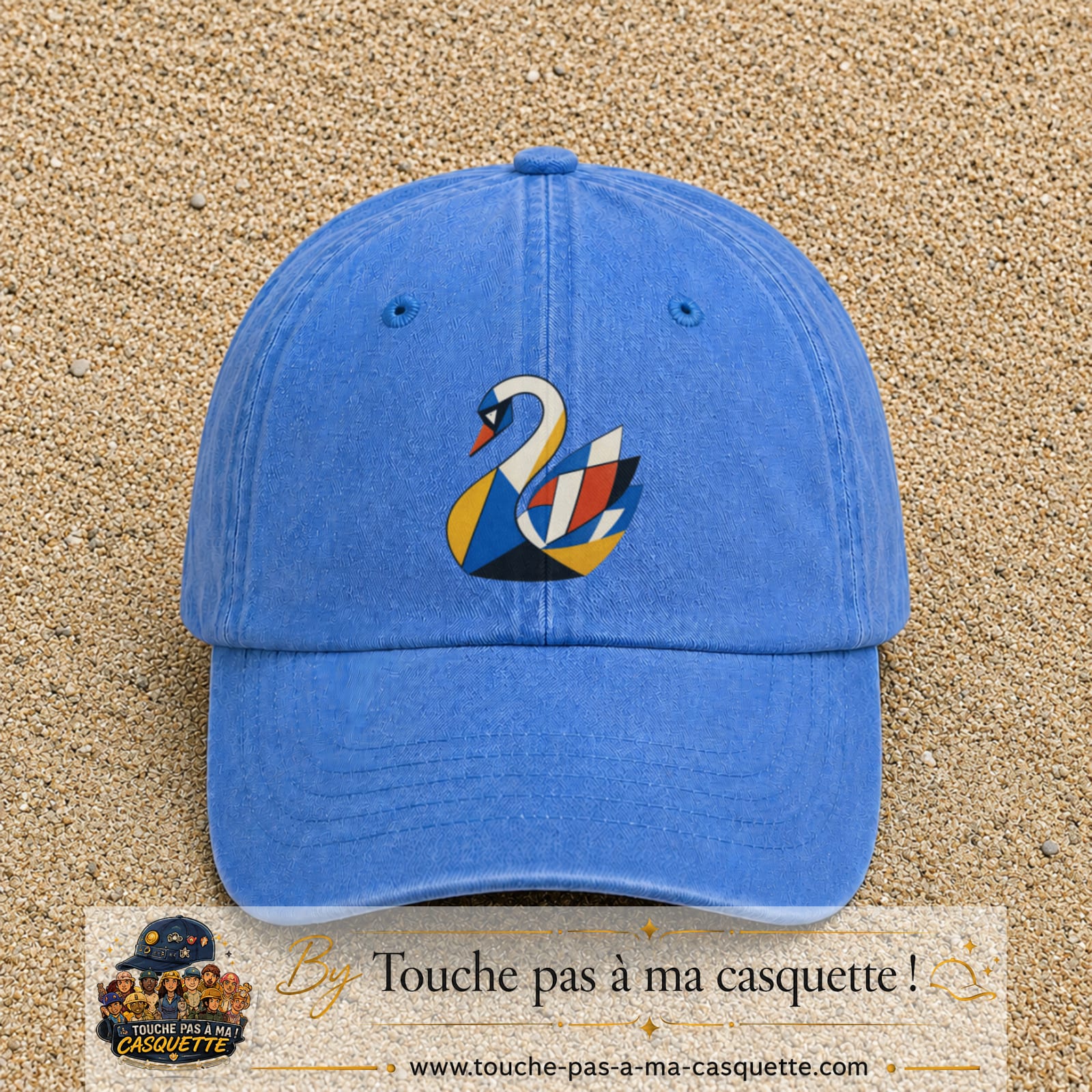 Image principale produit163grosBLC - casquette Bleu ciel délavé avec visuel Cygne géométrique 7 cm