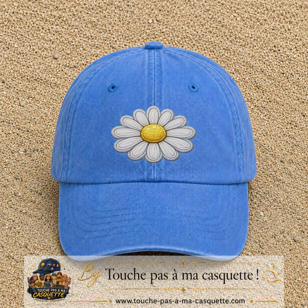 Image principale produit104grosBLC - casquette Bleu ciel délavé avec visuel Marguerite simple 7 cm