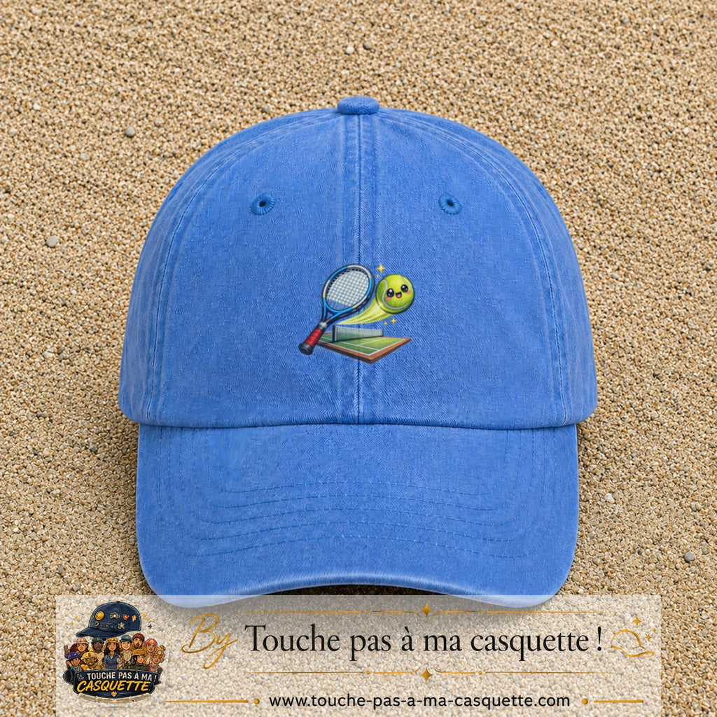 Image principale produit81moyenBLC - casquette Bleu ciel délavé avec visuel Tennis court raquette 5 cm