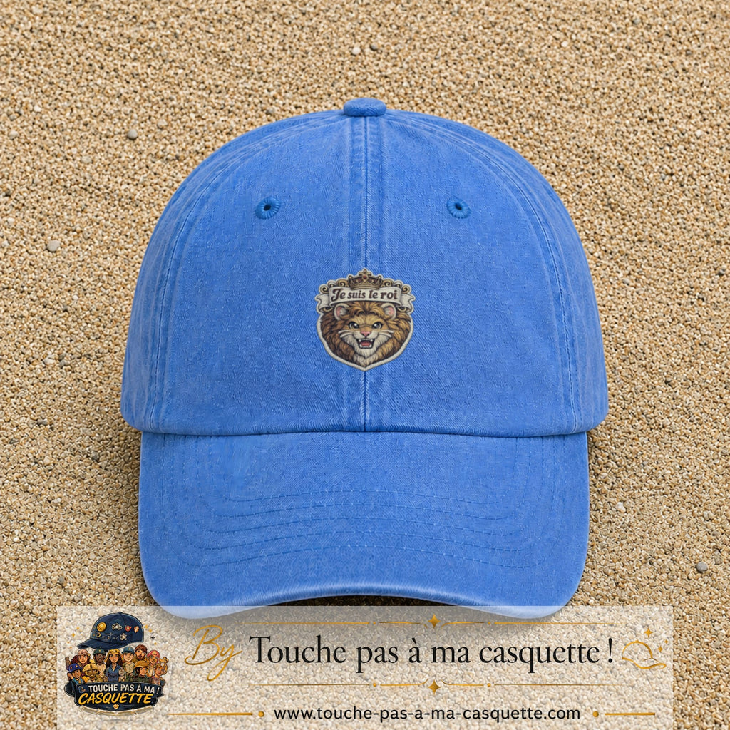 Image principale produit40moyenBLC - casquette Bleu ciel délavé avec visuel Lion roi je suis le roi 5 cm
