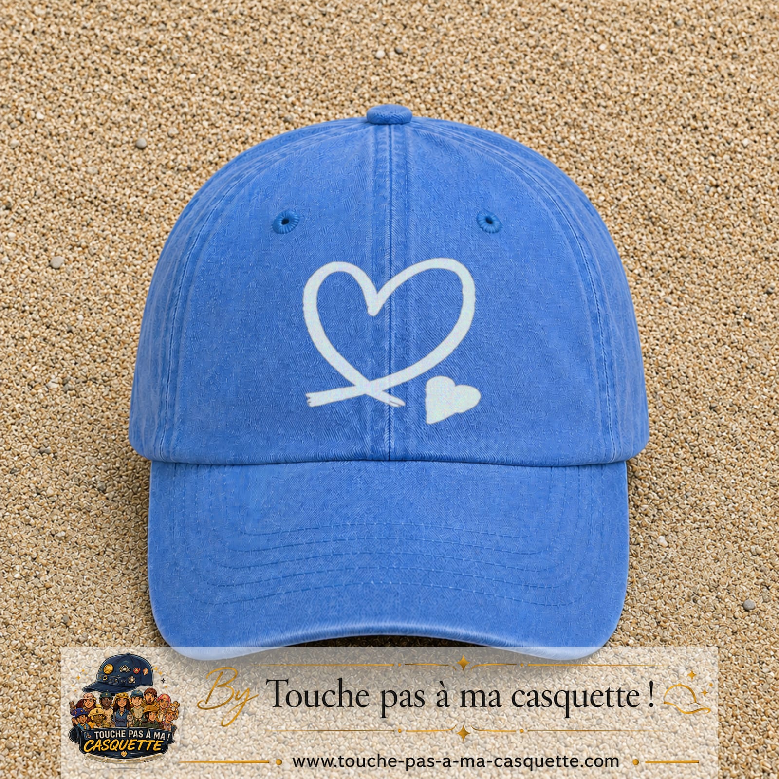 Image principale produit30grosBLC - casquette Bleu ciel délavé avec visuel Cœur continu blanc 7 cm