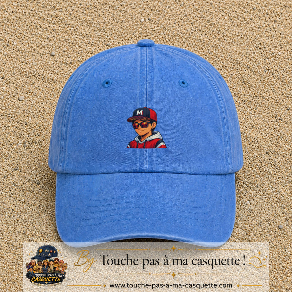 Casquette Bleu ciel délavé 100% coton avec motif Garçon casquette rouge et lunettes 5 cm - image principale