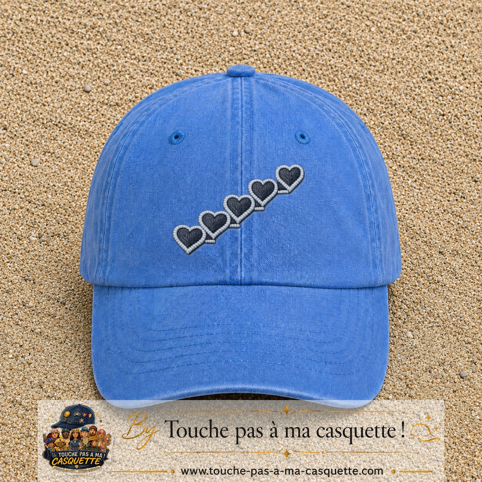 Casquette Bleu ciel délavé motif Guirlande de cœurs 7 cm - vue principale