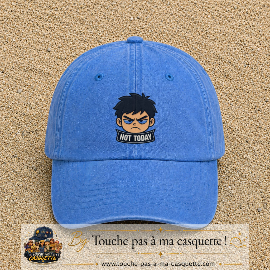 Casquette Bleu ciel délavé 100% coton avec motif Not Today manga 7 cm - image principale
