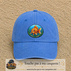 Casquette baseball Bleu ciel délavé 100% coton avec visuel Poisson rouge ovale 7 cm - image produit principale