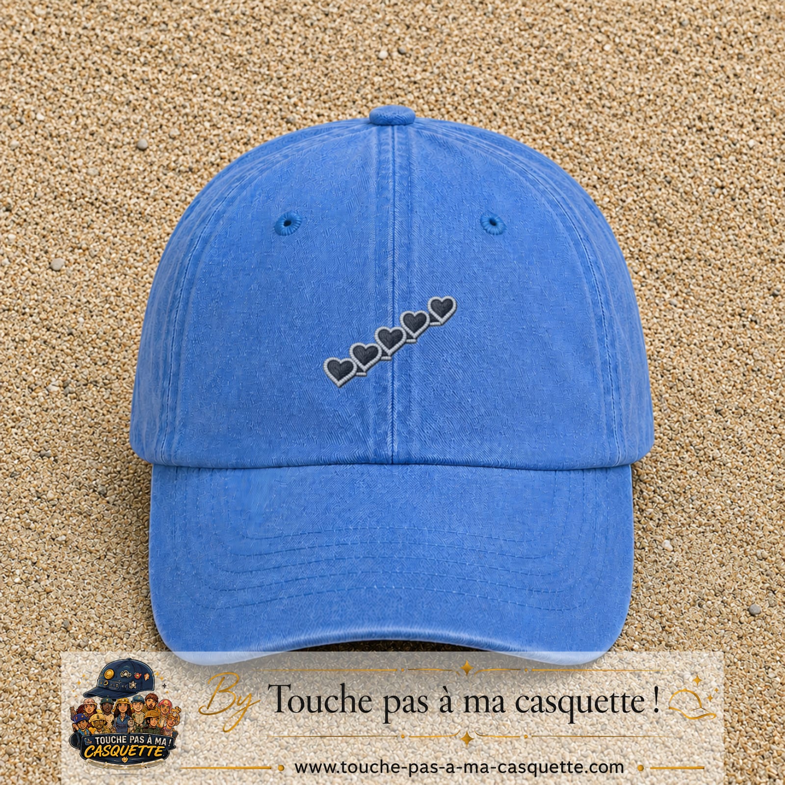 Casquette Bleu ciel délavé motif Guirlande de cœurs 3 cm - vue principale