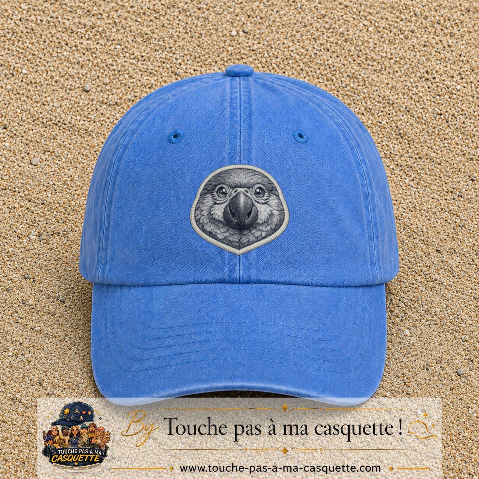 Casquette Bleu ciel délavé motif Perroquet rond 7 cm - vue principale