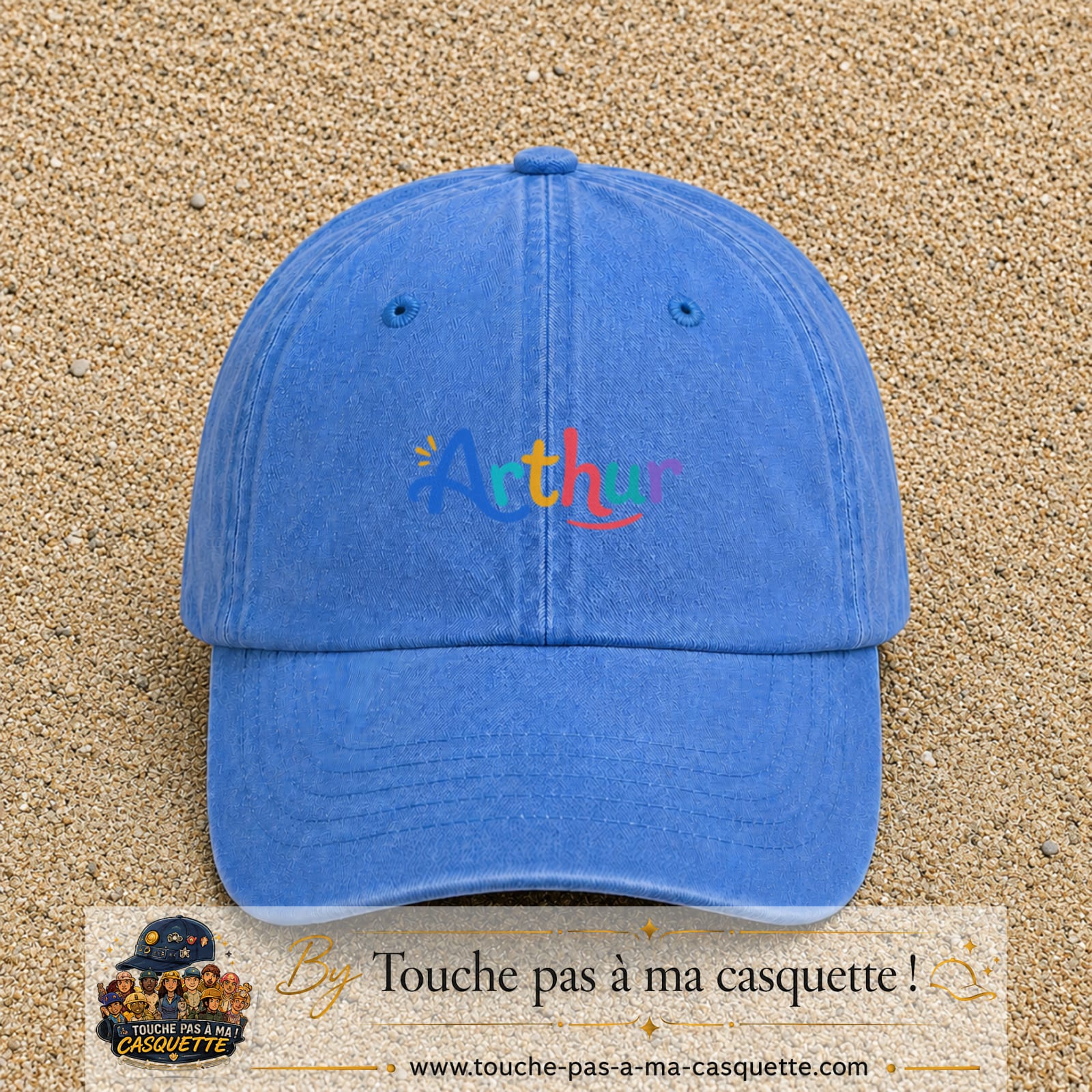Casquette baseball Bleu ciel délavé 100% coton avec visuel Prénom Arthur coloré 5 cm - image produit principale
