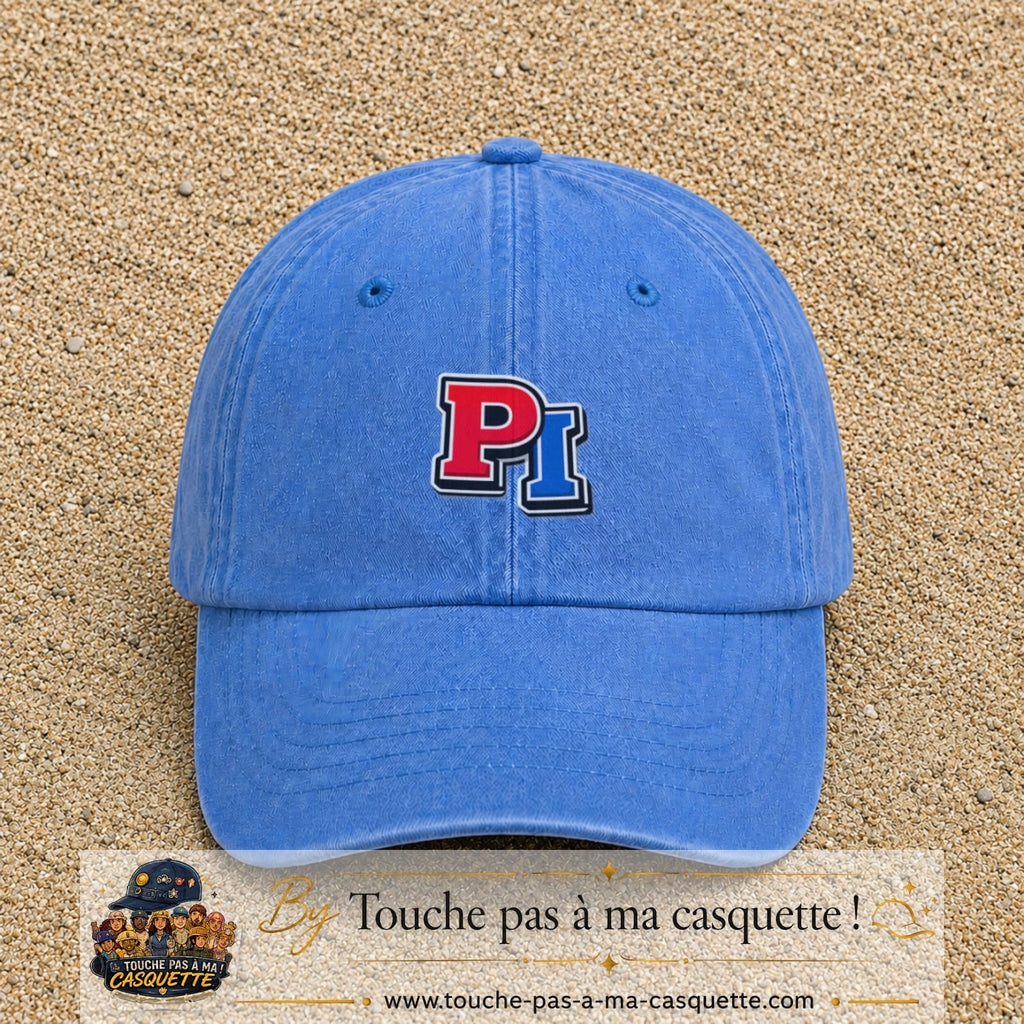 Casquette Bleu ciel délavé 100% coton avec motif Initiales PI rouge et bleu 5 cm - image principale