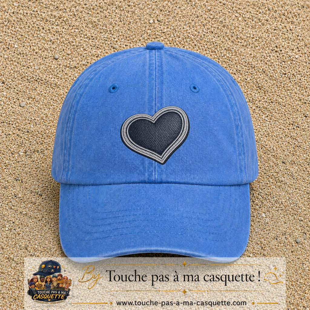 Casquette Bleu ciel délavé motif Cœur penché 7 cm - vue principale