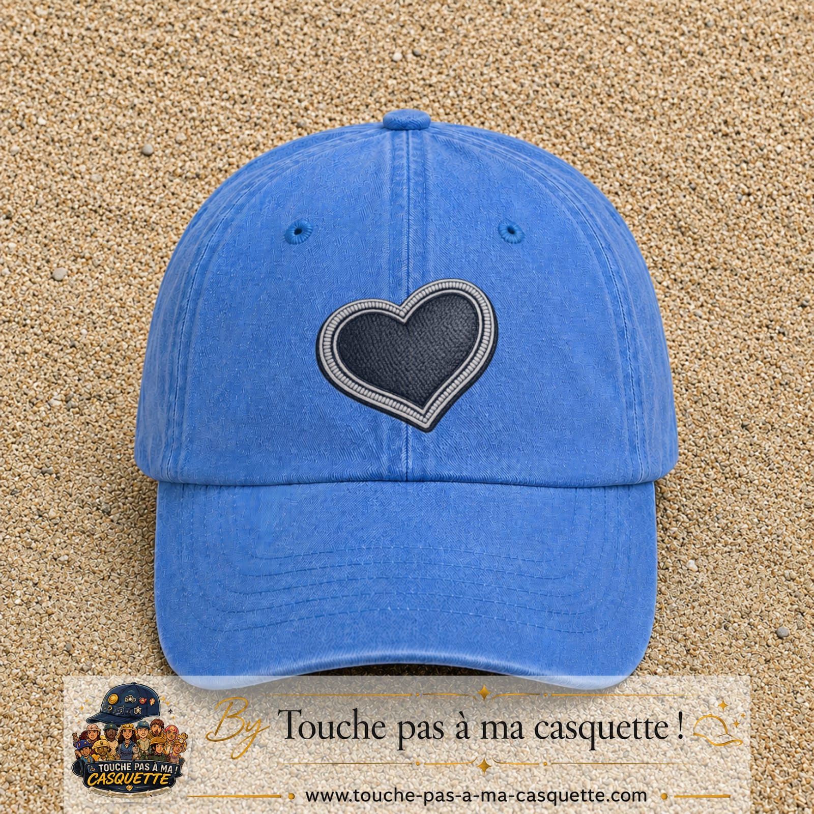 Casquette Bleu ciel délavé motif Cœur penché 7 cm - vue principale