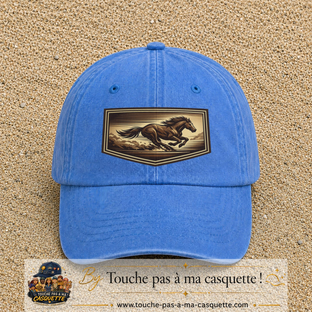 Casquette baseball Bleu ciel délavé 100% coton avec visuel Cheval en course 7 cm - image produit principale