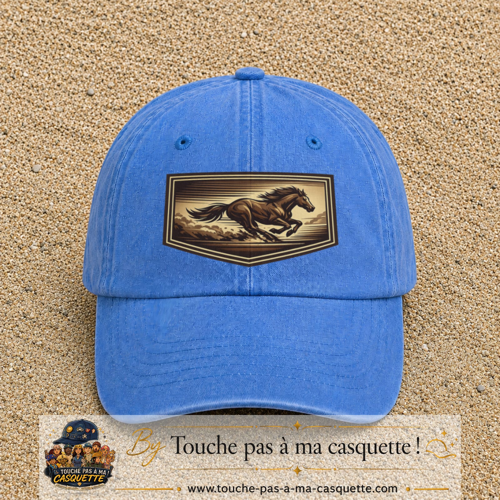 Casquette baseball Bleu ciel délavé 100% coton avec visuel Cheval en course 7 cm - image produit principale