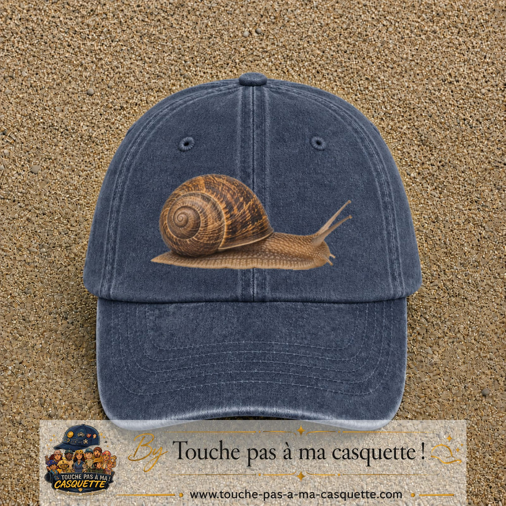 Image principale produit74grosBM - casquette Bleu marine délavé avec visuel Escargot 7 cm