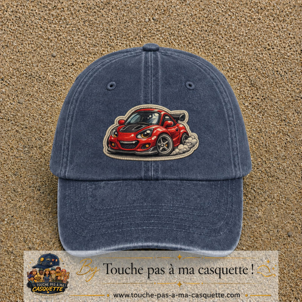 Image principale produit93grosBM - casquette Bleu marine délavé avec visuel Voiture rouge 7 cm