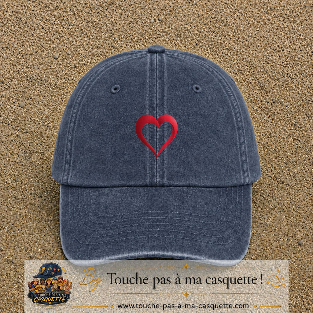 Image principale produit138moyenBM - casquette Bleu marine délavé avec visuel Cœur rouge 5 cm