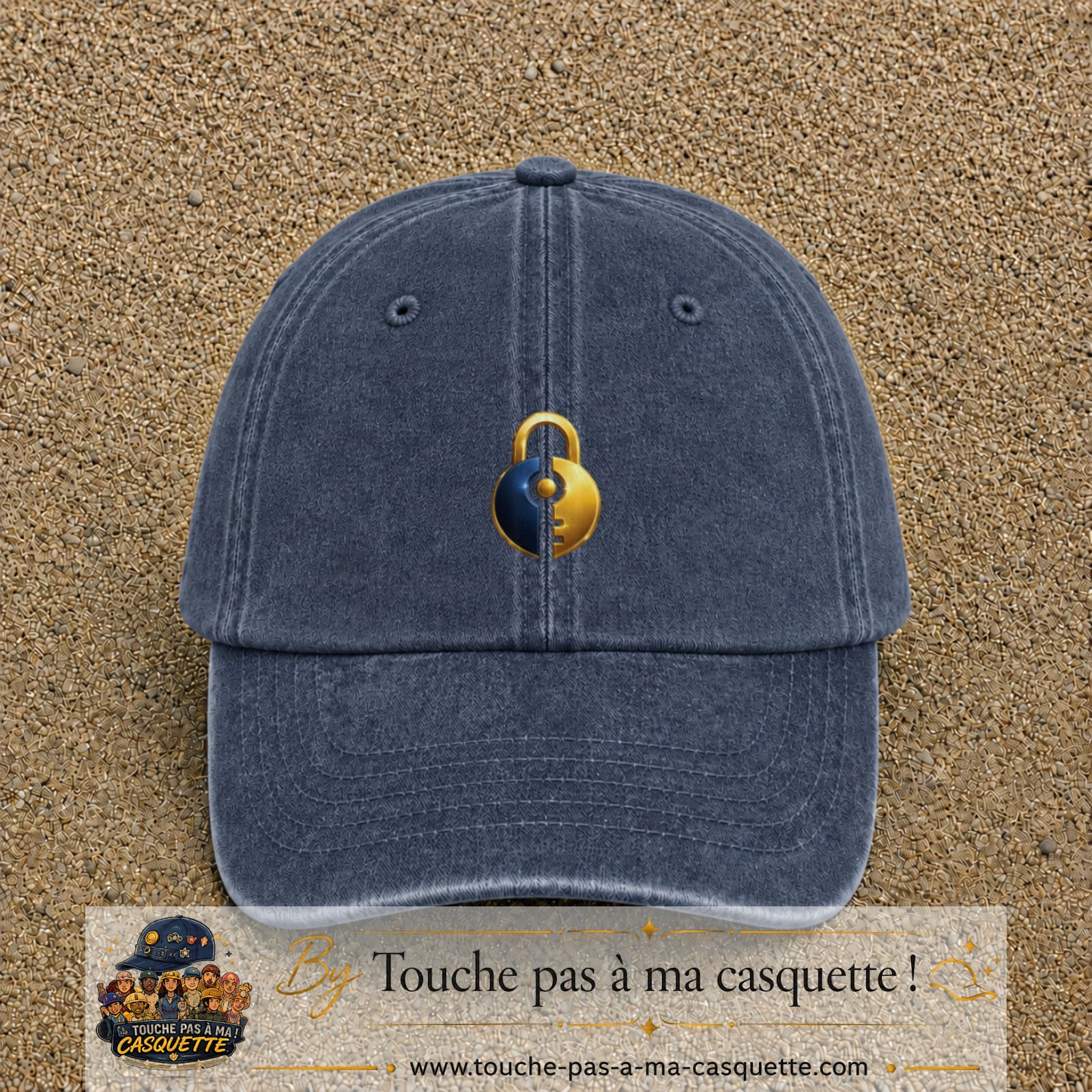 Image principale casquette Bleu marine délavé avec motif Cadenas doré 5 cm