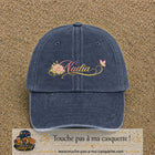 Casquette Bleu marine délavé avec motif Prénom Nadia fleuri en 7 cm – vue principale