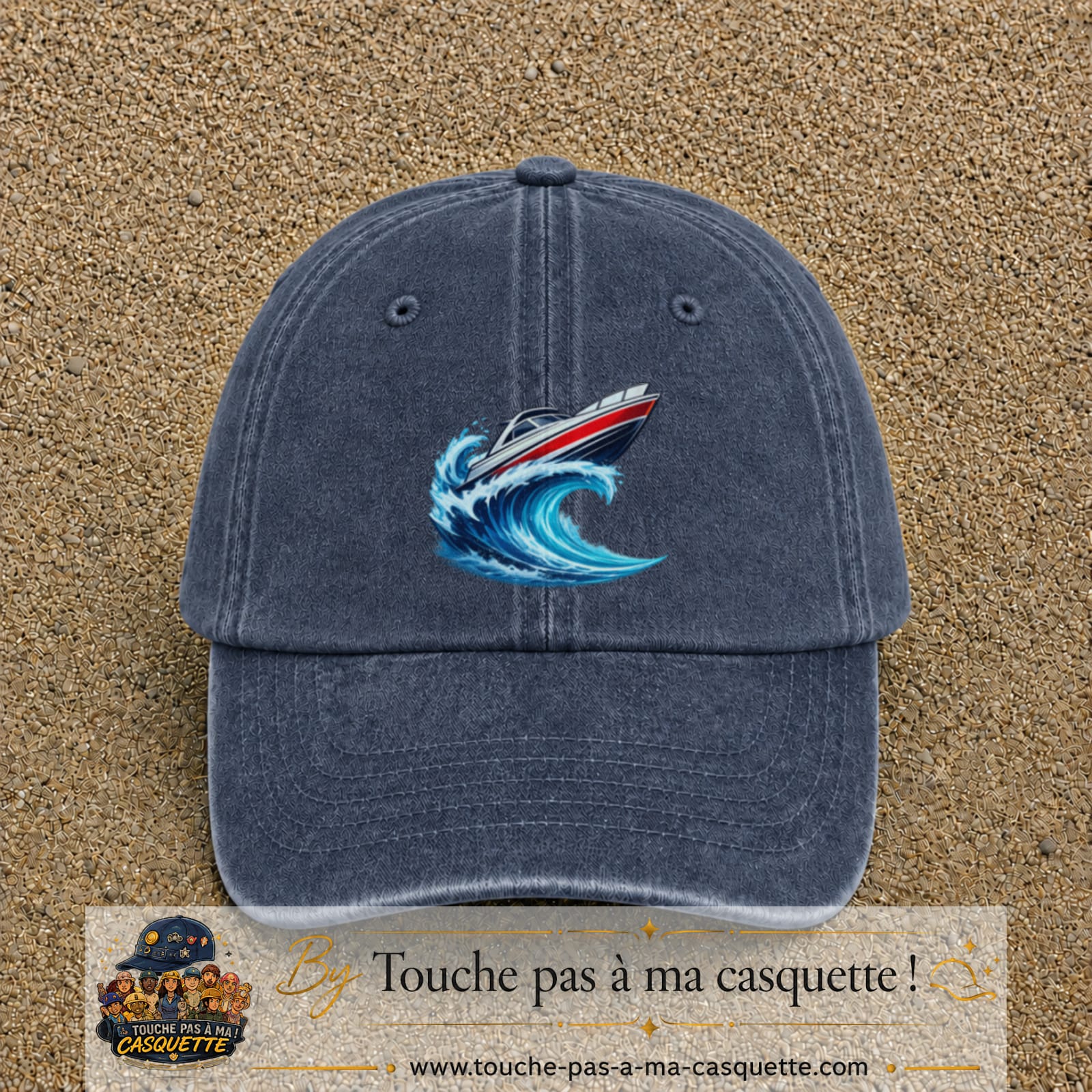 Casquette Bleu marine délavé avec motif Bateau à moteur sur vague en 7 cm – vue principale