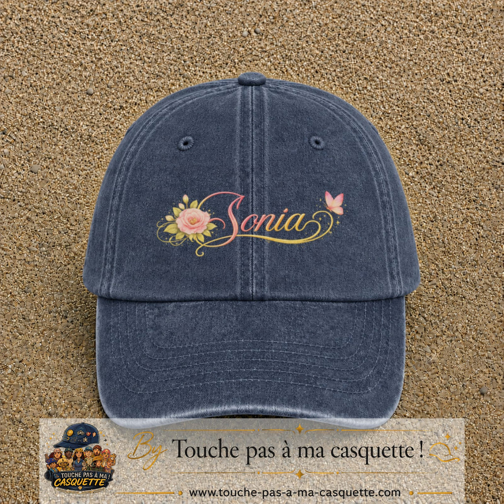 Casquette Bleu marine délavé avec motif Prénom Sonia fleuri en 7 cm – vue principale