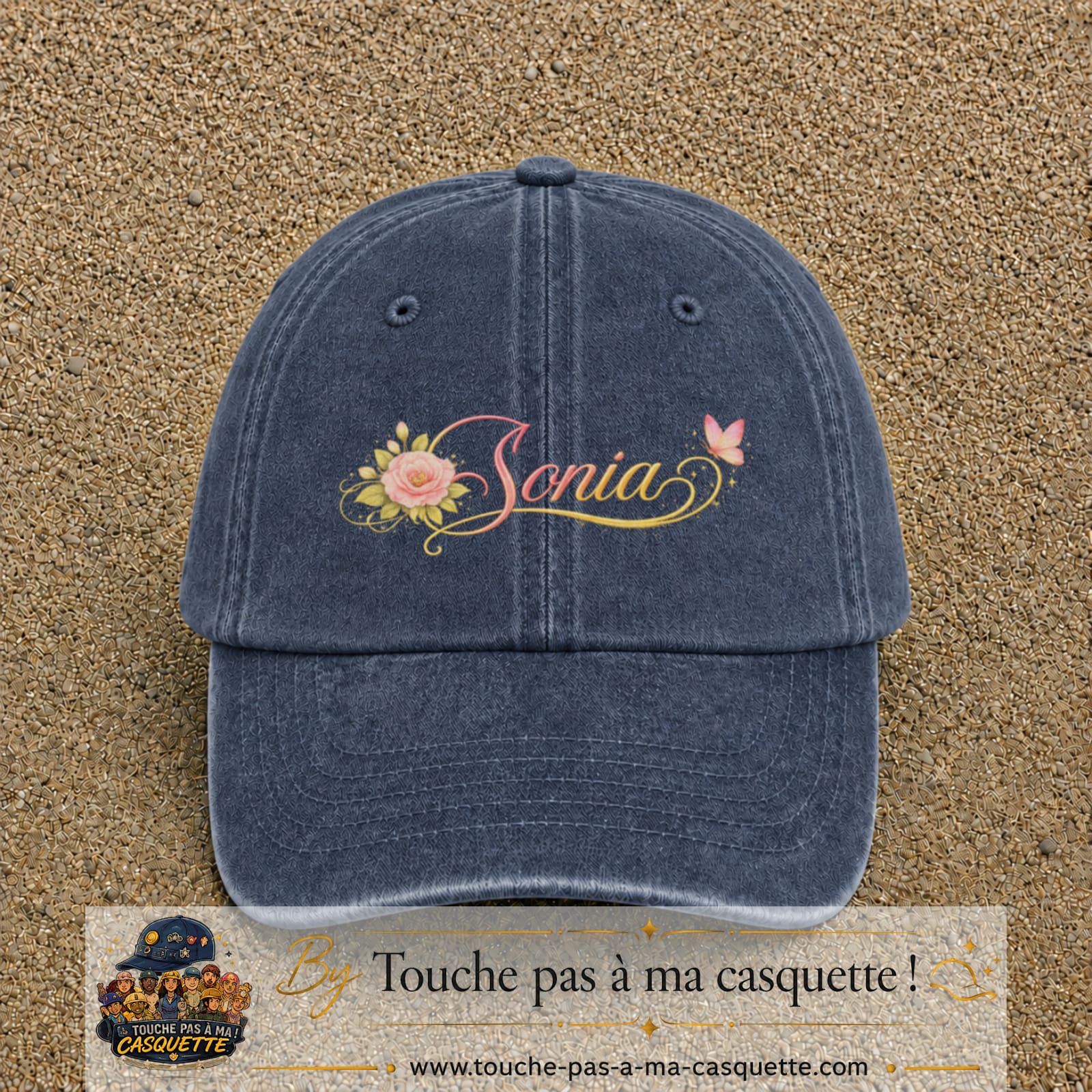 Casquette Bleu marine délavé avec motif Prénom Sonia fleuri en 7 cm – vue principale