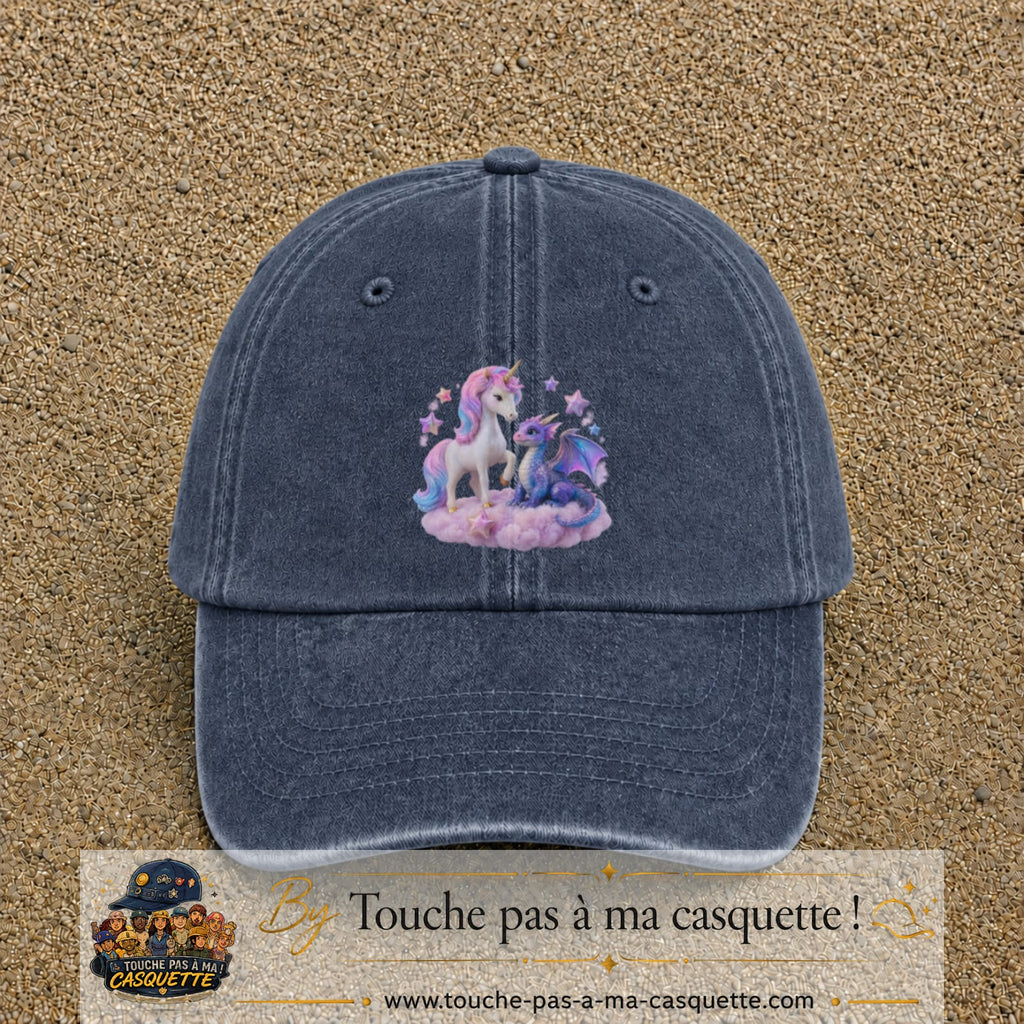 Casquette Bleu marine délavé avec motif Licorne et dragon sur un nuage en 7 cm – vue principale