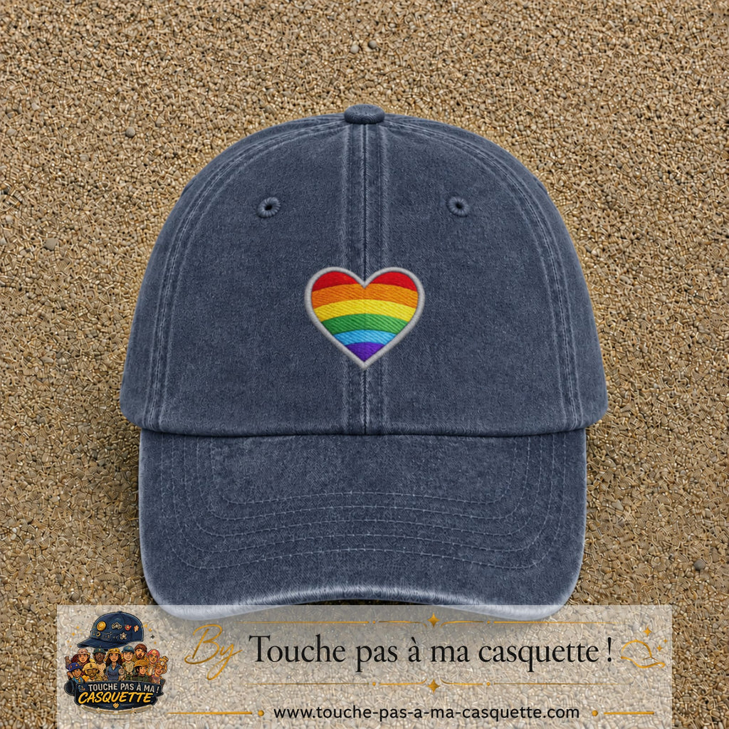 Image principale produit25moyenBM - casquette Bleu marine délavé avec visuel Cœur arc-en-ciel écusson 5 cm