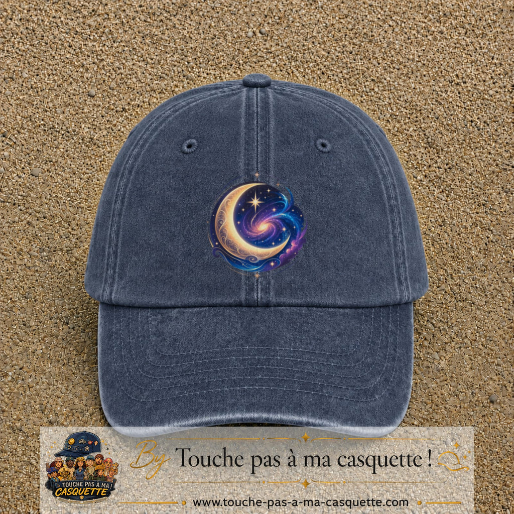 Image principale produit58grosBM - casquette Bleu marine délavé avec visuel Galaxie lune 7 cm