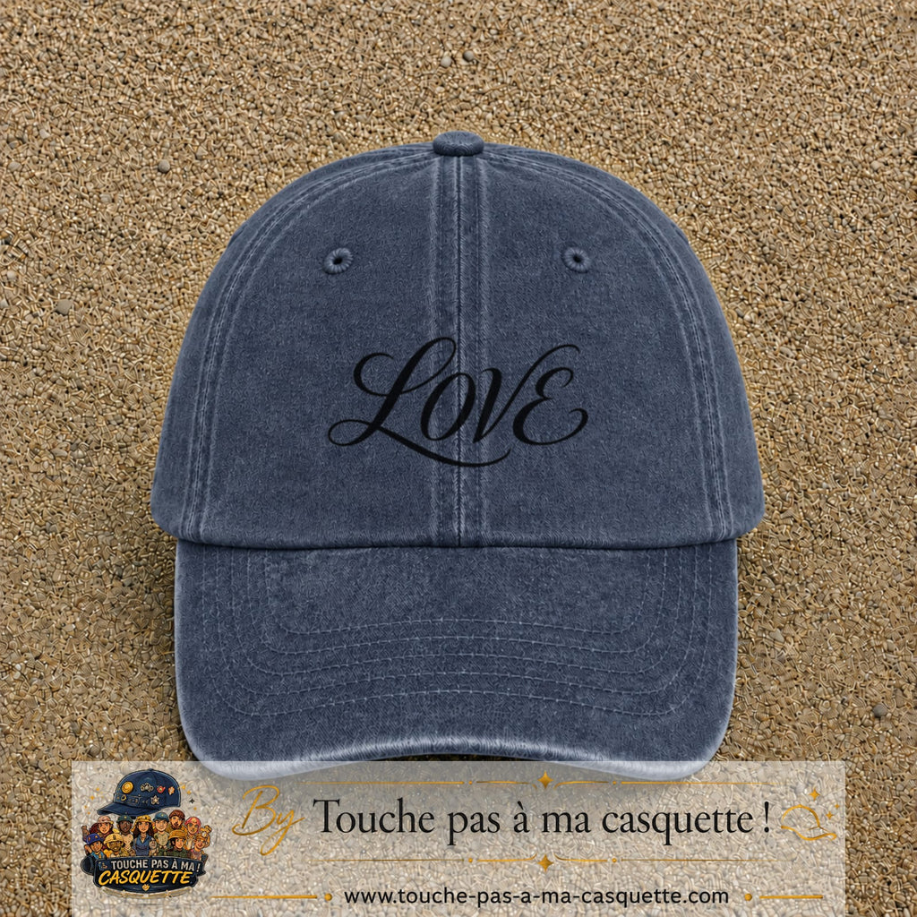 Image principale produit131moyenBM - casquette Bleu marine délavé avec visuel Love calligraphie 5 cm