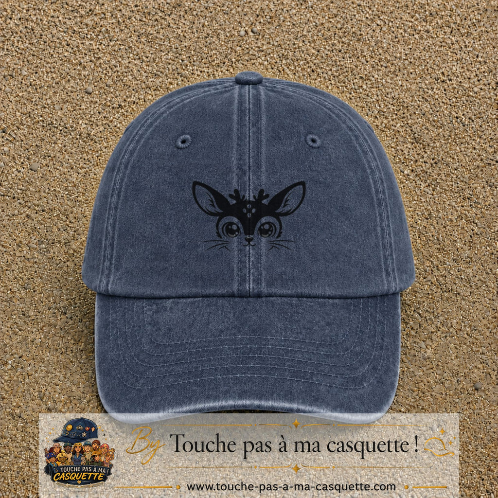 Image principale produit3moyenBM - casquette Bleu marine délavé avec visuel Biche mignonne 5 cm